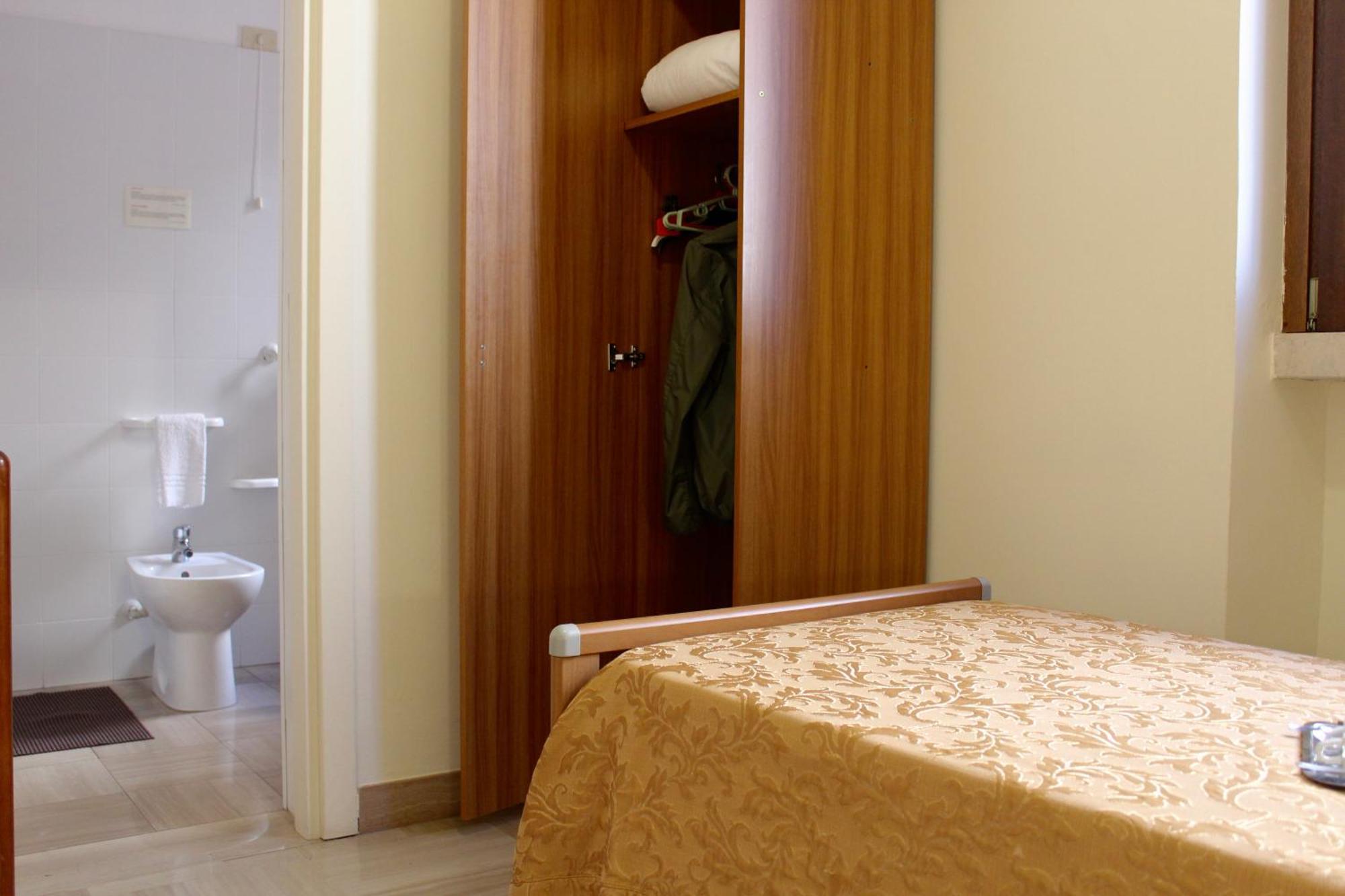 Albergo Del Santuario Santa Maria di Leuca Exteriör bild