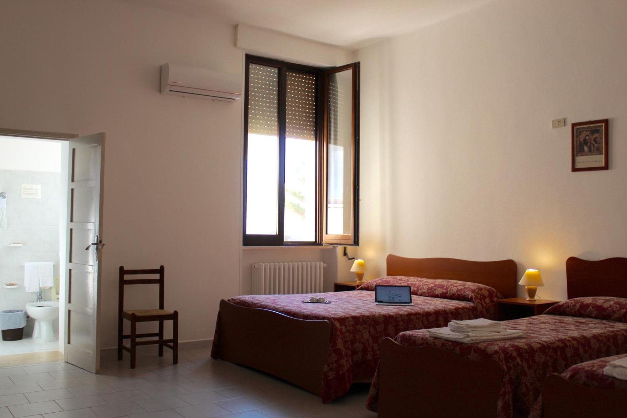 Albergo Del Santuario Santa Maria di Leuca Exteriör bild